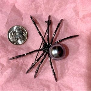 Spider brooch pin Halloween punk arachnid